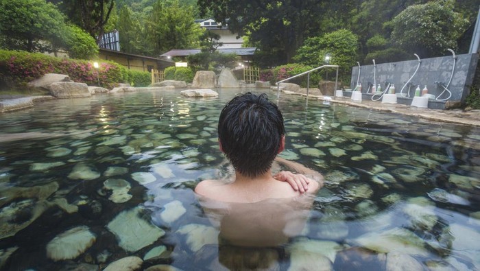 Onsen Adalah Berendam Tanpa Busana Ala Jepang, Ini Aturan dan Manfaatnya